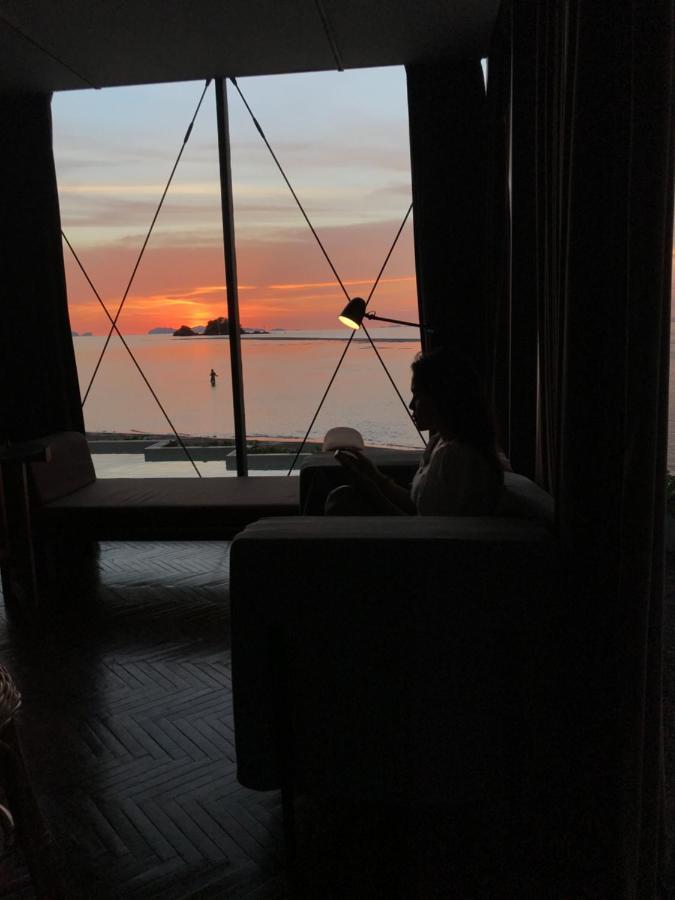 Deepspace Cabin On Quiet Beach Koh Lanta Bagian luar foto